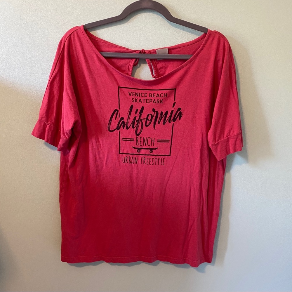 🐠3/$20🐠 Pink Bench Graphic Tie Back T-shirt